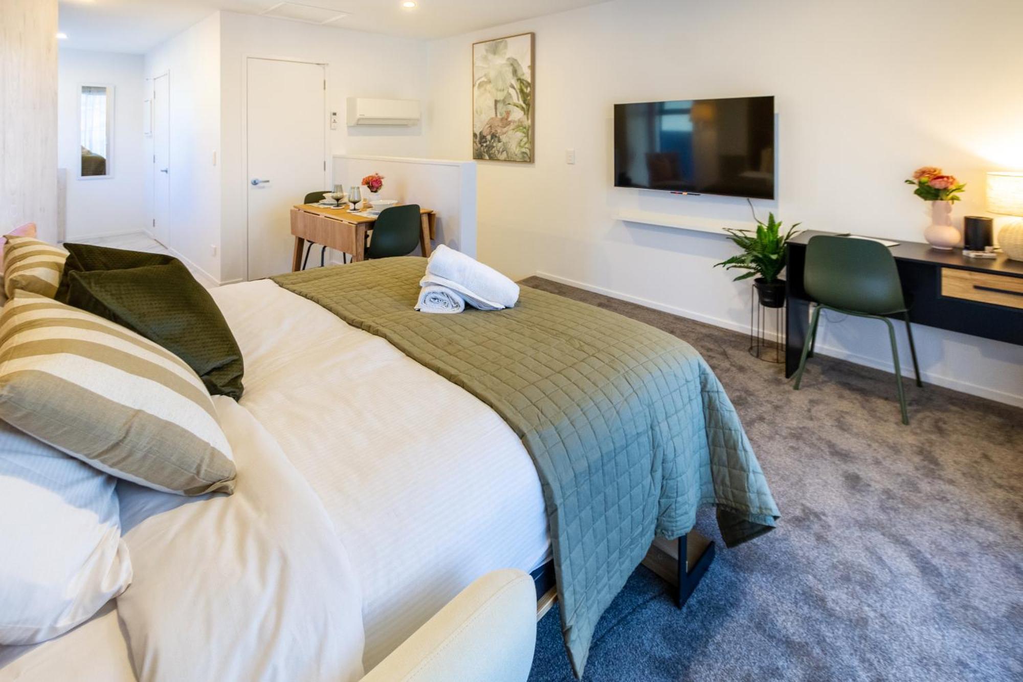 Luxury Studio With Balcony - Close To Supermarket كريستتشيرش المظهر الخارجي الصورة
