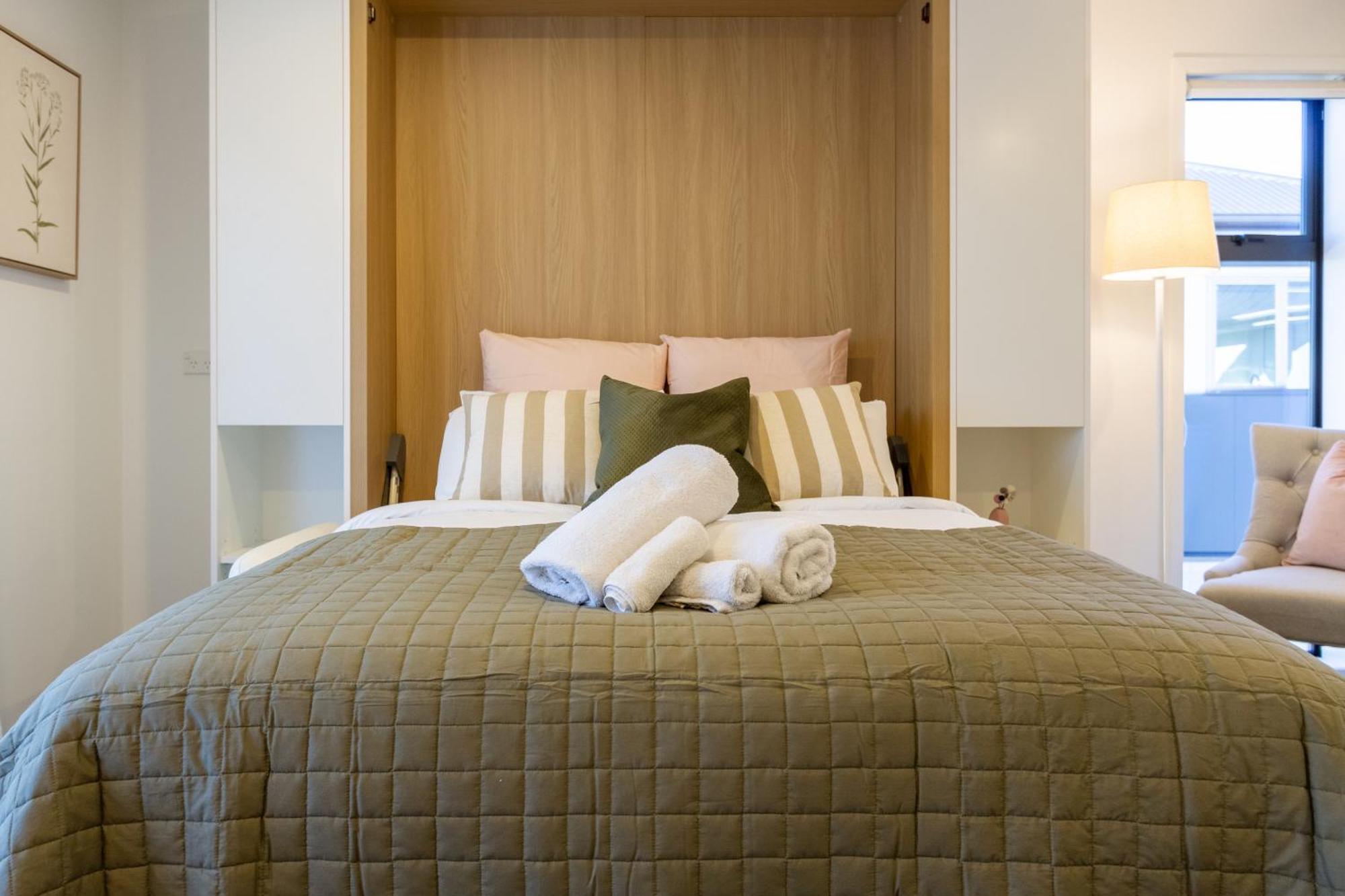 Luxury Studio With Balcony - Close To Supermarket كريستتشيرش المظهر الخارجي الصورة